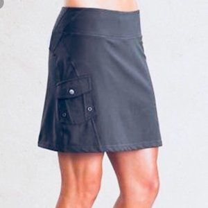 Athleta Oasis skort Cargo Black. Size L